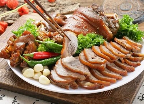 Chân giò hầm kiểu Hàn Quốc ngon ngất ngây