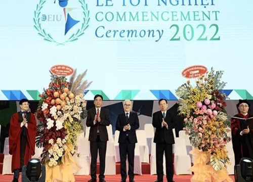 Đại học Quốc tế Miền Đông tổ chức lễ tốt nghiệp năm 2022 cho các tân cử nhân, tân kỹ sư