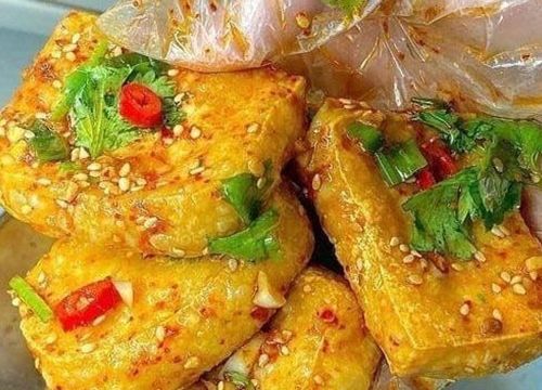 Đậu phụ chiên xong đem trộn với kiểu sốt này ăn rất đưa cơm