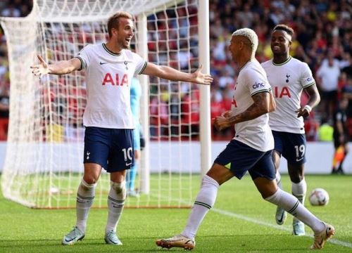 Kết quả Nottingham 0-2 Tottenham: Kane lập cú đúp, Tottenham bằng điểm Man City