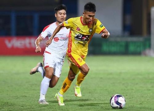 Ngoại binh bỏ lỡ vụng về, CLB Thanh Hóa bị phản công và thua đau Viettel FC