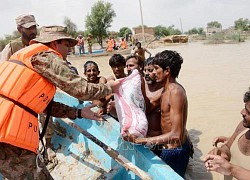 Pakistan triển khai chiến dịch cứu trợ, cứu nạn quy mô lớn do lũ lụt nghiêm trọng