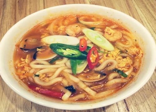 Thật thú vị khi học cách làm mì Udon Hàn Quốc một cách dễ dàng