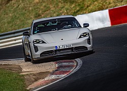 Porsche Taycan lập kỉ lục mới trên đường đua Nrburgring với phiên bản Turbo S