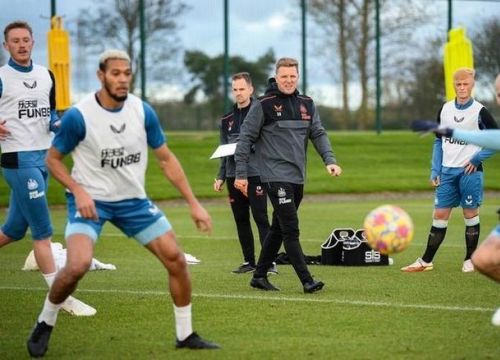 Sau chiến thắng hủy diệt, Klopp gặp thách thức Newcastle