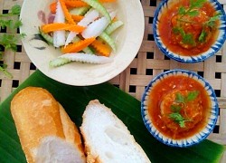 Bánh mỳ chấm xíu mại sốt cà chua