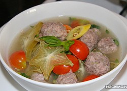 Chua thanh canh khế nấu bò viên