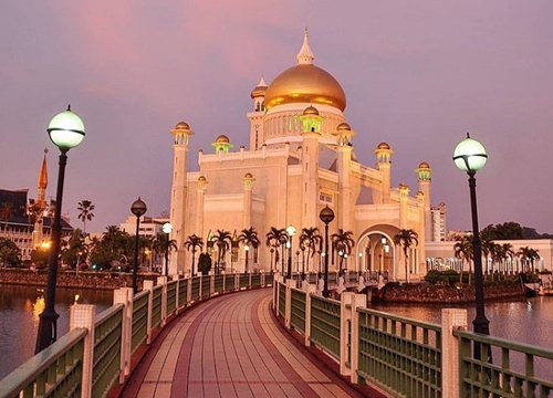 Đến Brunei nhớ ghé thăm Nhà thờ Hồi giáo Sultan Omar Ali Saifuddin