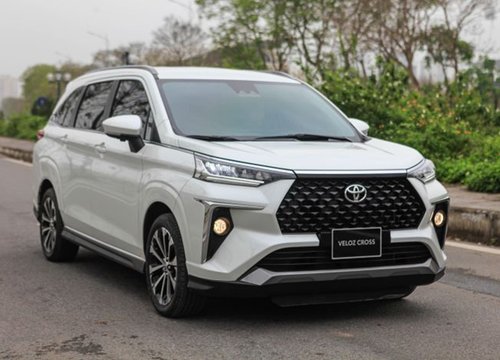 Khách hàng điêu đứng vì Toyota Veloz Cross tăng giá bán