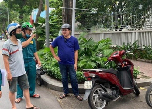 Mượn xe tay ga của mẹ đi cướp dây chuyền mua ma túy sử dụng