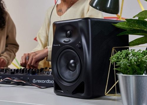 Pioneer DJ ra mắt loa kiểm âm mới có hỗ trợ Bluetooth