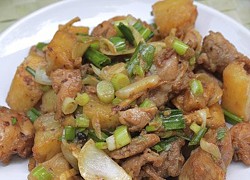 Thịt gà xào khoai tây chiên