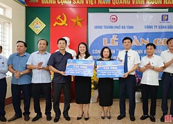 Bàn giao 2 công trình 'Nhà vệ sinh văn minh trường học' tại TP Hà Tĩnh