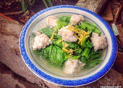 Canh cải xanh nấu chả cá