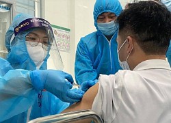 Hà Nội yêu cầu 'đi từng ngõ, gõ từng nhà' đẩy nhanh tốc độ tiêm vaccine COVID-19