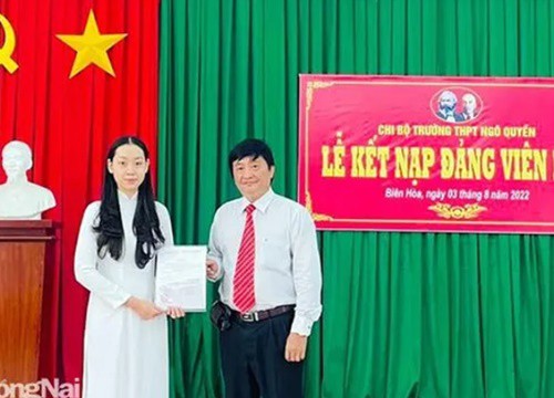 Quan tâm kết nạp Đảng trong học sinh, sinh viên