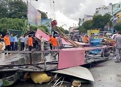 Sập cổng chào Công viên Đầm Sen