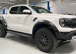 Soi thực tế Ford Ranger Raptor 2022 được người dùng Việt Nam chờ đợi