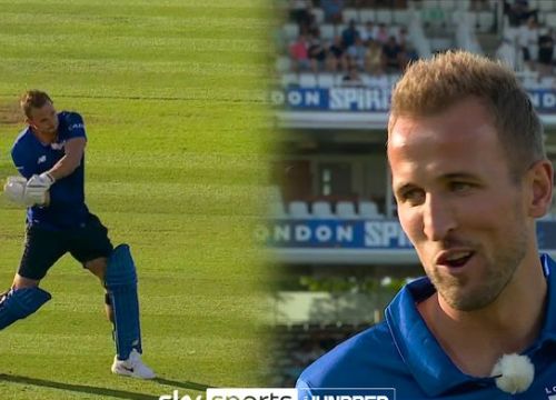 Harry Kane hào hứng chơi cricket