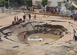 Những 'hố tử thần' từ 'trên trời rơi xuống'