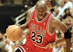 Sotheby's đấu giá chiếc áo thi đấu của huyền thoại bóng rổ Michael Jordan