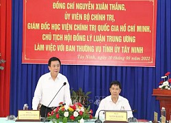 Tây Ninh: Tiếp tục quan tâm đào tạo, bồi dưỡng cán bộ