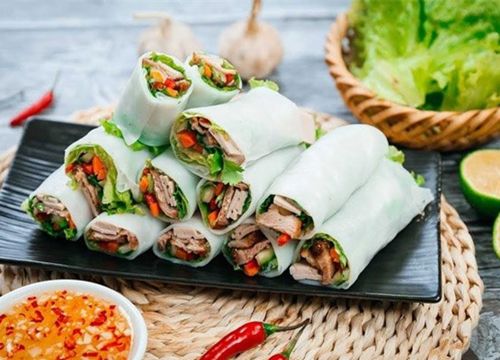 Trời oi bức không muốn ăn, làm 3 món cuốn này vừa nhanh vừa tươi mát, dễ ăn