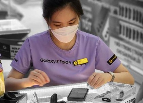 Thế giới Di động gây ấn tượng với màn biến hình cùng Galaxy Z4