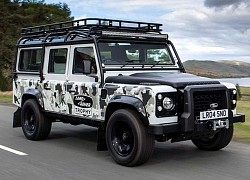 Land Rover Classic Defender Works V8 Trophy II 2023 từ 6,4 tỷ đồng