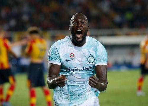 Lukaku cùng đồng đội vỡ òa khi giành 3 điểm ở phút 90+5