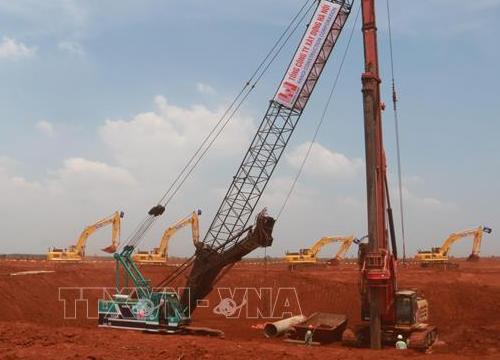 Sắp hoàn thành đóng cọc nhà ga hành khách tại sân bay Long Thành