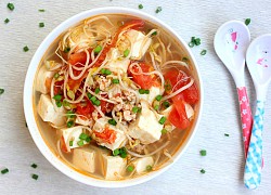 Thanh mát với canh giá đỗ nấu đậu phụ