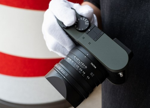 Trên tay máy ảnh Leica Q2 Reporter: Phiên bản đặc biệt với vỏ màu xanh lá đậm và bọc sợi Kevlar, giá chính hãng 163 triệu đồng