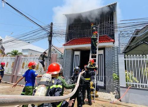 Vụ cháy nhà tại Ninh Thuận: Điều xe múc tới hiện trường