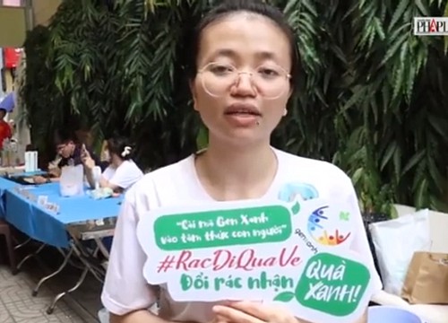 Video: Hơn 2 tấn áo quần và hàng ngàn viên pin được đổi lấy quà