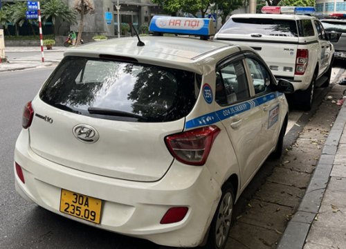 Xử phạt nghiêm lái xe taxi "chặt chém" khách du lịch phố cổ