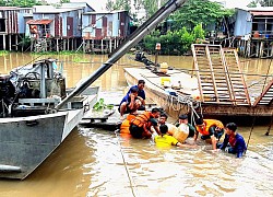 An Giang: Chìm vỏ lãi chở gỗ, 1 thành viên tổ cất nhà từ thiện tử vong