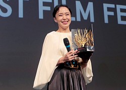 "Ảnh hậu Cannes" Jeon Do Yeon ở tuổi 50: Táo bạo trên màn ảnh, bình lặng trong hôn nhân