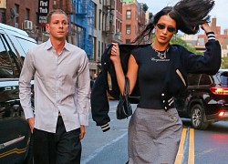 Bella Hadid khoe dáng chuẩn fashianista sành điệu đi ăn tối cùng bạn trai