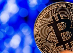 Bitcoin bất ngờ tăng lên hơn 24.000 USD