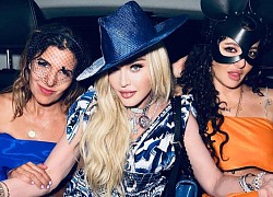 Madonna lại gây sốc vào ngày sinh nhật tuổi 64