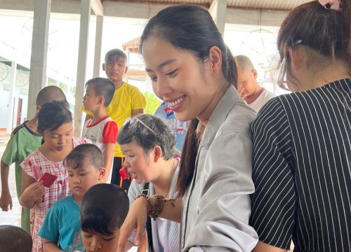 Nam Em làm từ thiện từ toàn bộ giải thưởng tại Miss World Vietnam 2022