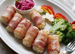 Cách làm thịt ba rọi xông khói cuộn cơm chiên rau củ thơm ngon, hấp dẫn