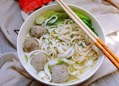 Phở bò viên món ngon chế biến nhanh cho bữa sáng