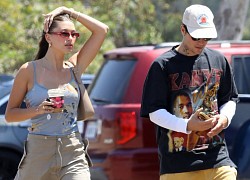 Vợ chồng Justin Bieber - Hailey Baldwin lên đồ phong cách đi dự tiệc sinh nhật