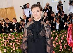 Chuyện Harry Styles mặc váy