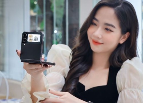 Mở hộp Galaxy Z Flip4 trước thềm mở bán: giá hấp dẫn, linh hoạt với tính năng Flex Mode