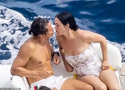 Orlando Bloom và Katy Perry trốn con đi lặn biển