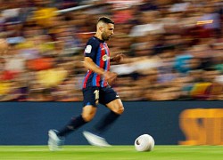 Alba nổi giận với Barca