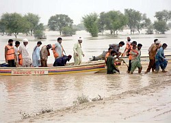 Anh viện trợ giúp Pakistan ứng phó với cuộc khủng hoảng nhân đạo do lũ lụt